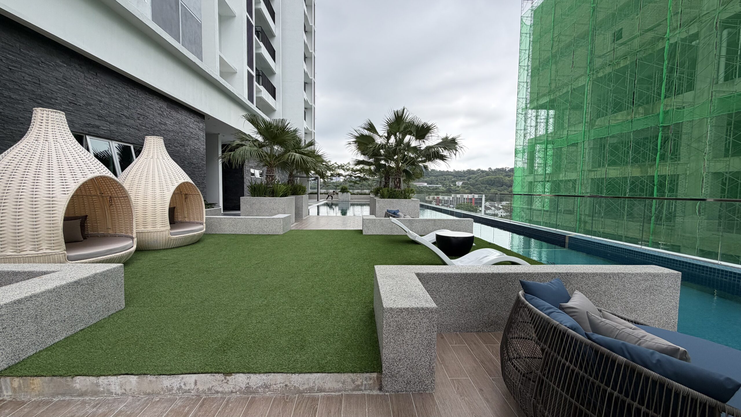 Outdoor lawn and deck - Goodwood Residence